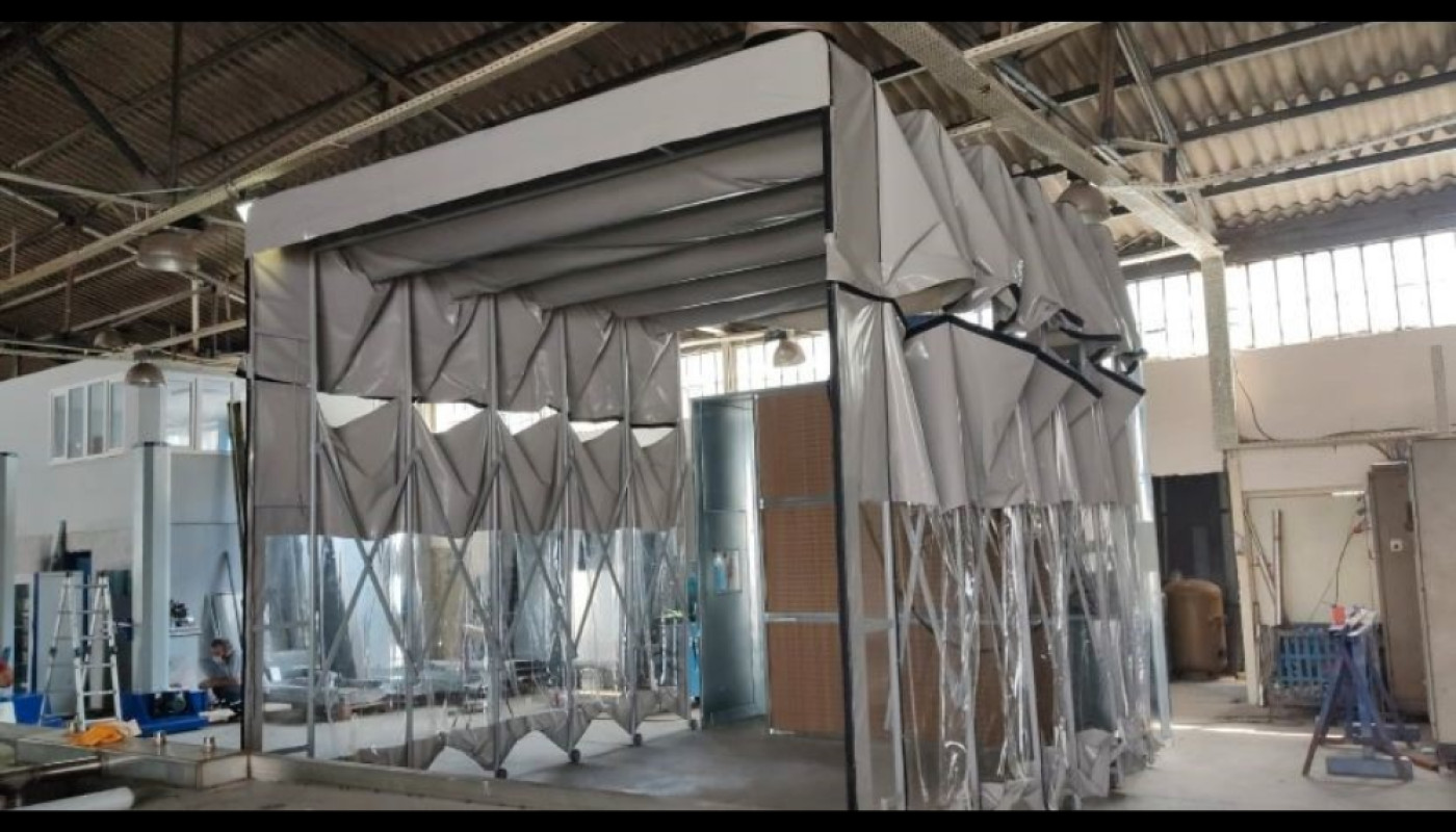 Vous cherchez une cabine de peinture rétractable ? Pony France en est le spécialiste !